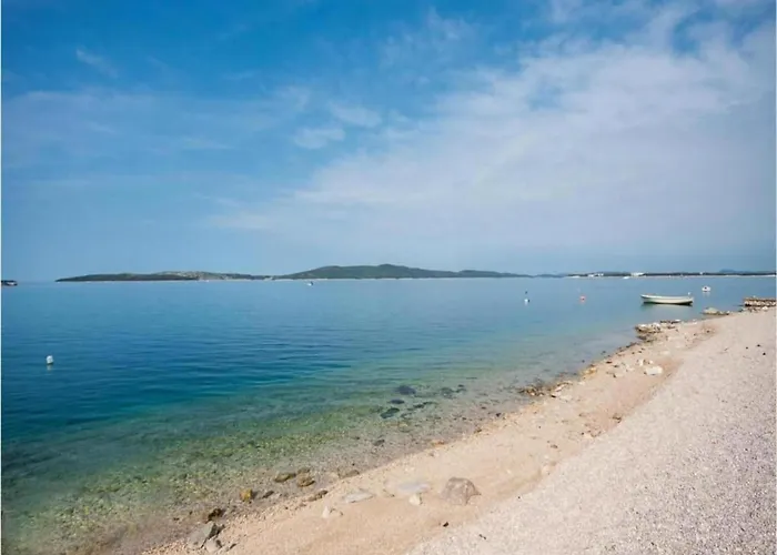 In Brodarica Near Gaj * Razine