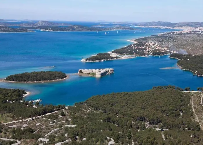 Apartment In Brodarica Near Gaj