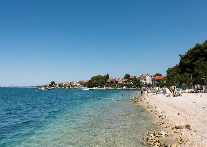 In Brodarica Near Gaj * Razine