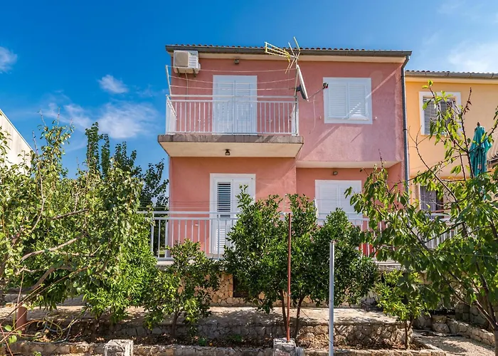 In Brodarica Near Gaj * Razine