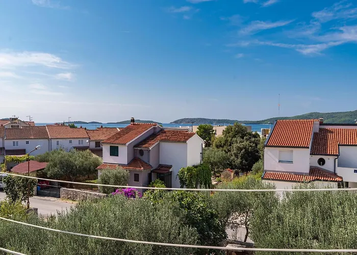 Daire In Brodarica Near Gaj