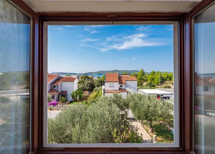 Daire In Brodarica Near Gaj Razine